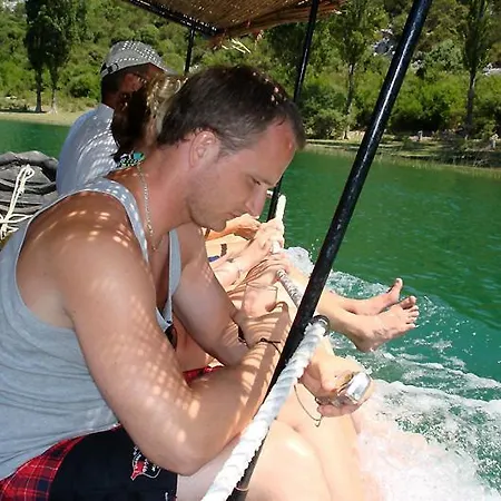 Marinovic Bacina Lakes Apartmán *