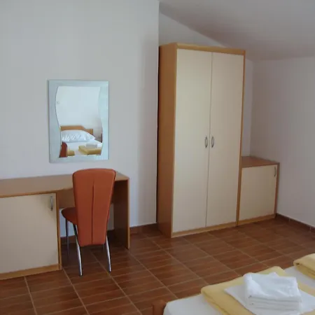 Apartment Apartments Marinovic Bacina Lakes