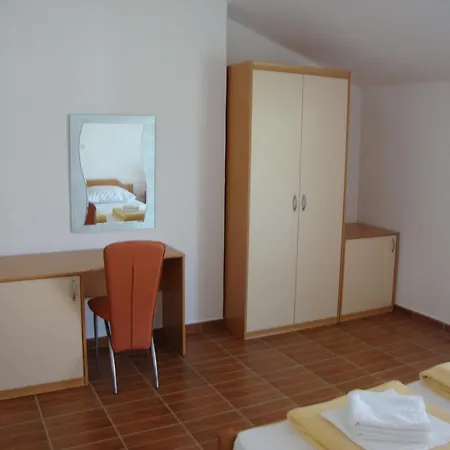 Apartment Apartments Marinovic Bacina Lakes