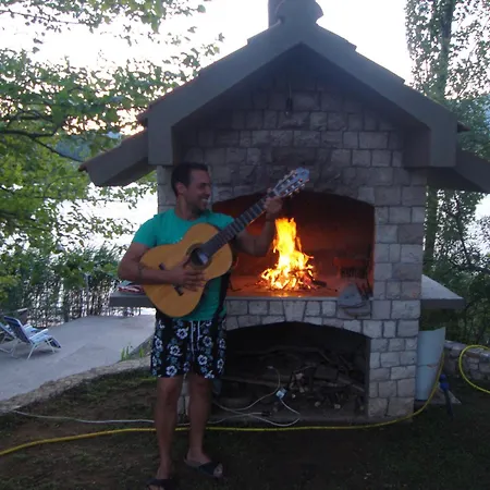 Marinovic Bacina Lakes Apartmán *