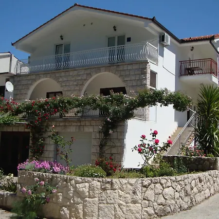 Apartments Marinovic Bacina Lakes