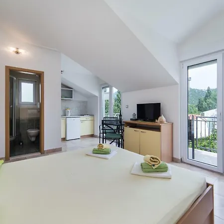Apartments Marinovic Bacina Lakes Ploce (Dubrovnik-Neretva)