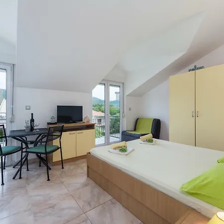 Apartments Marinovic Bacina Lakes