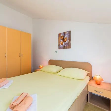 Apartments Marinovic Bacina Lakes
