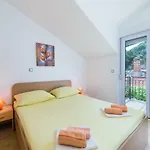 Franic Bacina Lakes Apartments דירה *