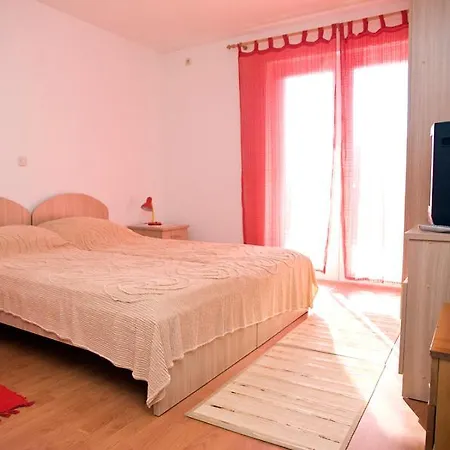 Marinovic Bacina Lakes *