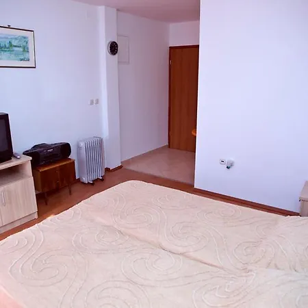 Marinovic Bacina Lakes