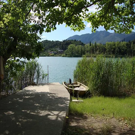 Marinovic Bacina Lakes Daire