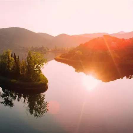 Marinovic Bacina Lakes 플로체
